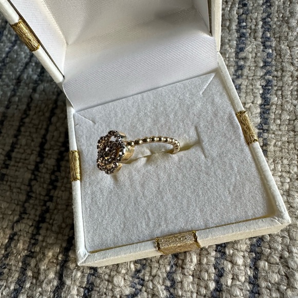 ***SOLD*** 10K gold + little diamonds size 6.5 - Picture 3 of 7